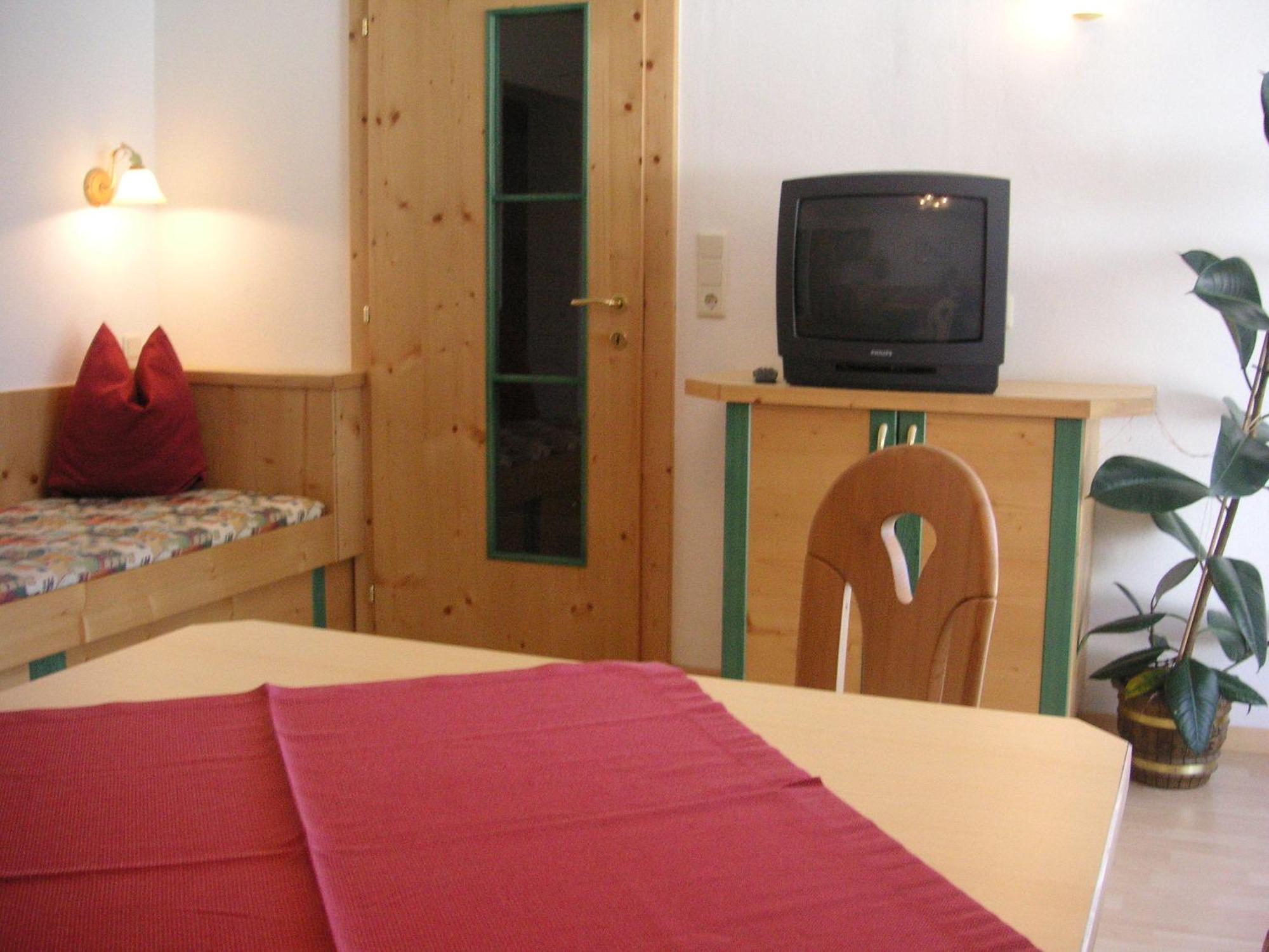 Gaestehaus Manuela - Familie Rantner Seefeld in Tirol Room photo